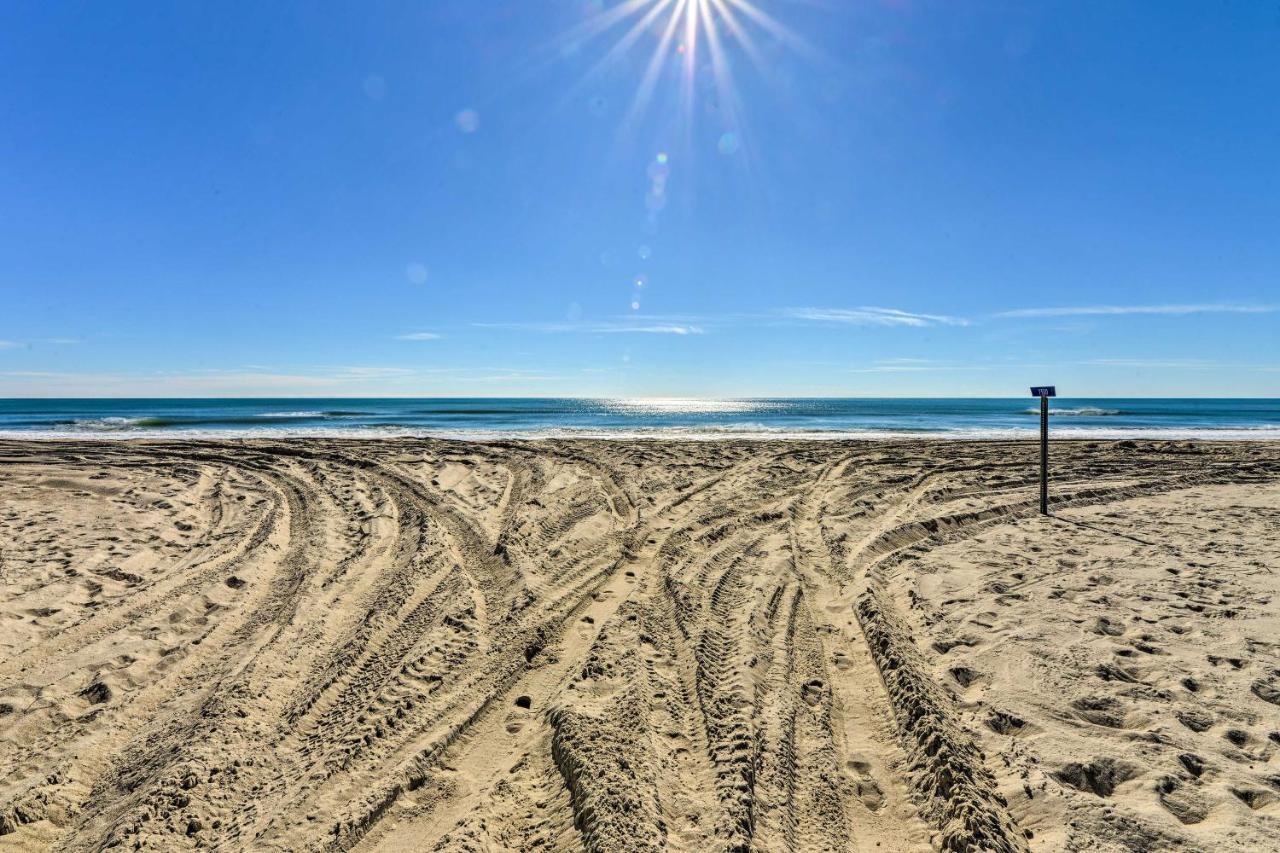 West Of The Moon Ocean Apt With Beach Access! Emerald Isle Kültér fotó